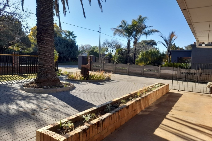3 Bedroom Property for Sale in Flimieda North West